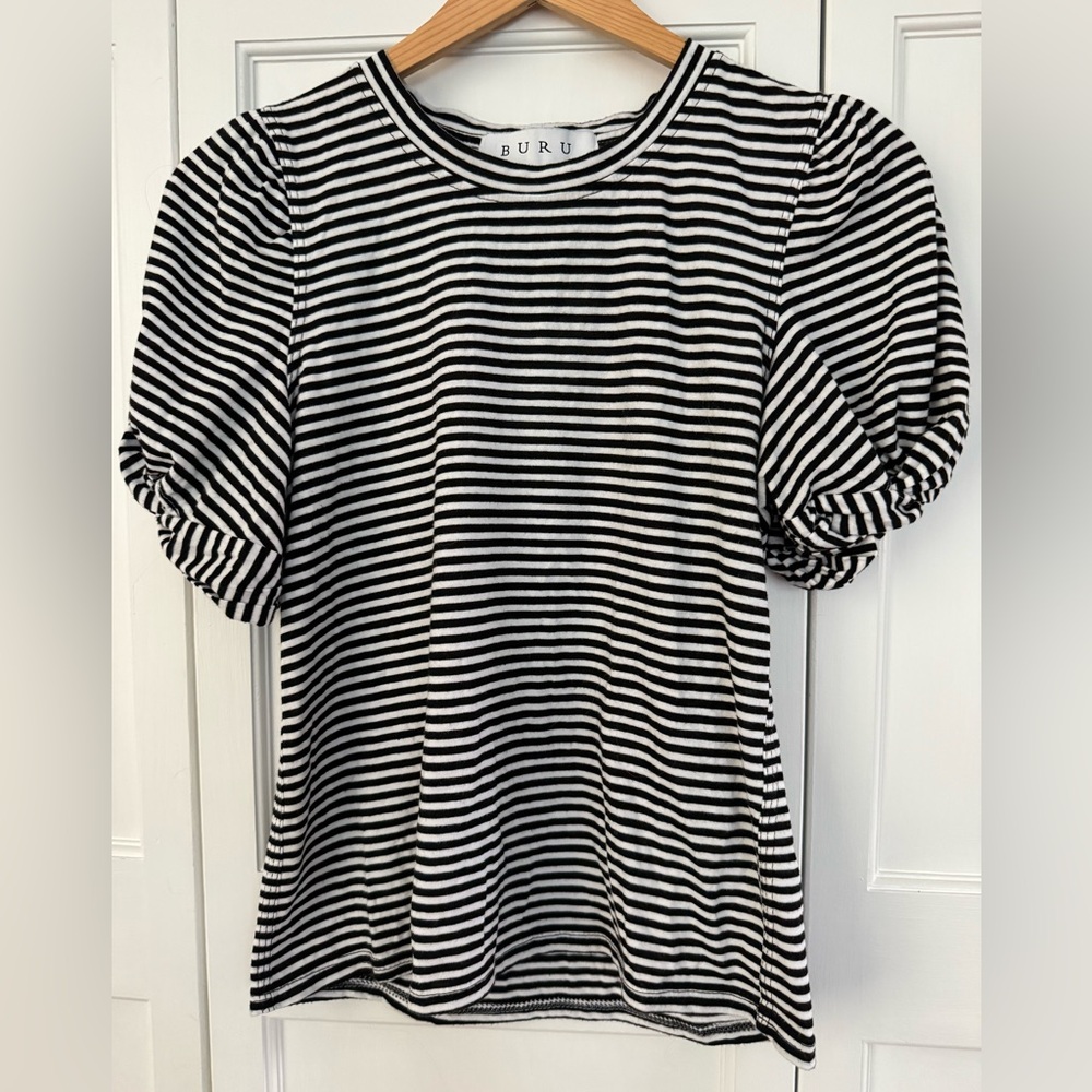 Buru Suvas Black and White Puff Sleeve Ruffled Tee Shirt Size Small